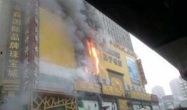 郑州爆料火灾最新消息,多栋建筑受损，紧急救援行动展开