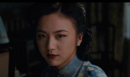 色戒床在线观看,激情床戏背后的情感纠葛